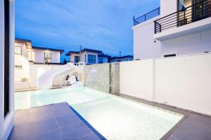 Emquatier Pool Villa Pattaya