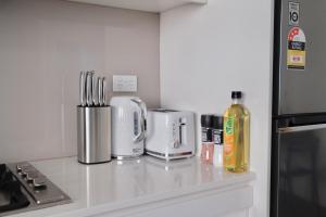 Super Convenient 1BR Apt Free Parking & study