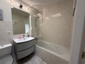 Appartements Tout a pied & farniente ! Appartement lumineux avec terrasse : photos des chambres