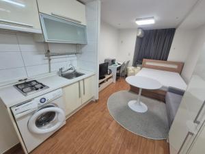 2-2609 #Gangnam Stn, 5-min #Yeoksam Stn, 3-min #OTT #Concierge Gangnam Managed - Hoteles de 3 estrellas en Seúl