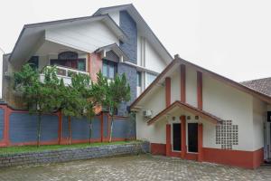 RedDoorz near Lokawisata Baturaden 2