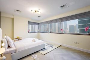 Wake Up to Burj Khalifa Elegant 2BR Retreat