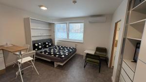 Apartmán pre 2 osoby s parkovaním blízko centra