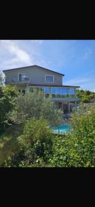 Qyteza Guest House & Camping