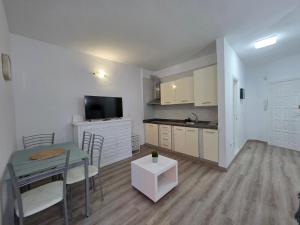 Los Cristianos - Edificio Rosamar