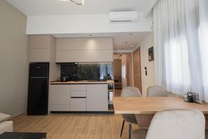 Eleni Luxury Suites by RentalsPro - Nea Kallikrateia Halkidiki