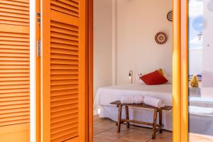 Villa with sunny private pool in golf resort - child friendly!