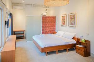 Urbanview Wisma Nirwana Tretes near Cimory Prigen