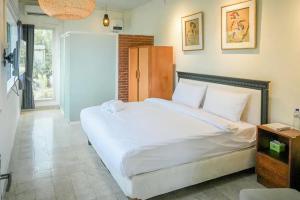 Urbanview Wisma Nirwana Tretes near Cimory Prigen