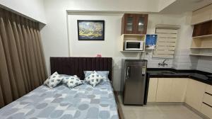 Studio Apartment with a View Near Bombay Hospital #909