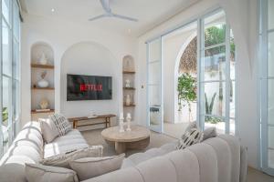 Villa Halo - Exquisite Tropical 3 Bedrooms Villa in Canggu