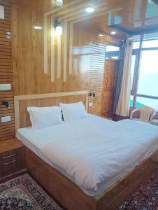 Serene Peak View Home Stay