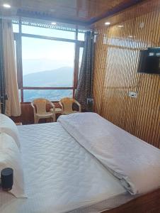 Serene Peak View Home Stay