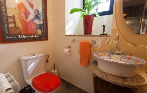 House in the olive grove by Villas Guide