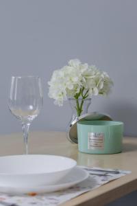 Partyzantów Monochrome & Modern Studio in Sosnowiec by Noclegi Renters