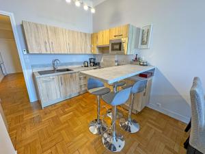 PROMENADE HOLIDAY - ROCAMARE PROMENADE