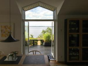 Architect-Designed House With Private Beach