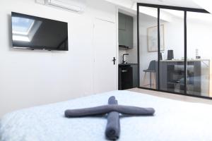 Ô Saint-Michel - studio climatisé à 200 m du métro