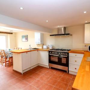 Characterful and quirky cottage in beautiful Pembs