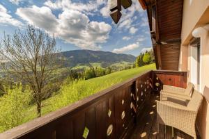 Sunflower House with Jacuzzy and Sauna