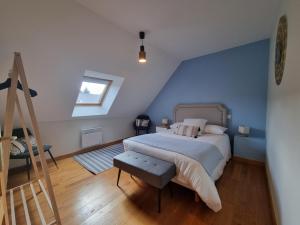 Maisons de vacances Au Mont De La Rive #Jaccuzi et Mont-Saint-Michel # : photos des chambres