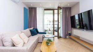 Beach & Blue Breeze Apartment