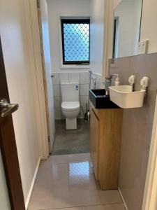 Cozy Modern Werribee house withAmenities