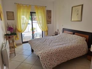 Great 2 bedroom apartment with communal pool