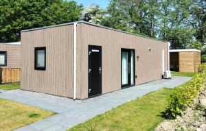 2 Bedroom Gorgeous Home In Heinkenszand