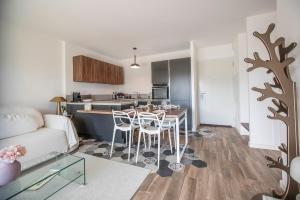 Appartements Appartement T3 de charme avec Terrasse - Hauteurs Bastia : photos des chambres