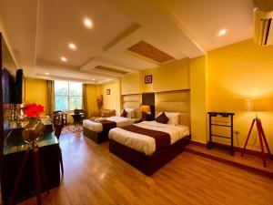 Reo Classic, near Haridwar railway station & bus stand