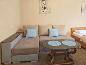 Home Hotel Apartments on Lva Tolstogo