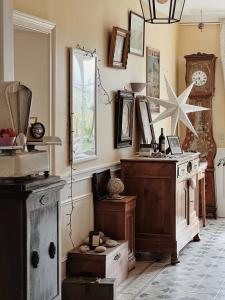 B&B / Chambres d'hotes CH2 - MANOIR DU MOULINIER - Campagne - Calme - Petit-dejeuner inclus - Table d-hote sur reservation - Parking gratuit : photos des chambres