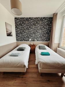 CH2 - MANOIR DU MOULINIER - Campagne - Calme - Petit-déjeûner inclus - Table dhôte sur réservation - Parking gratuit