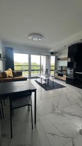 Przytulny Apartament w Sercu Kielc, Comfort Apartment, Taras z piękną panoramą, Targi