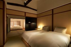 YADORU KYOTO HANARE Tsukikage No Yado