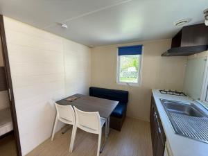 Campings Camping Le Clocher de Neyran : Mobile Home