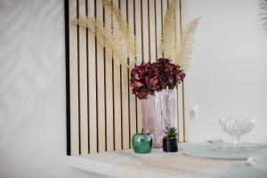 Goldie Central Apartment