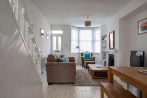 Just Beachy - 2 Bedroom Traditional cosy fishermans cottage