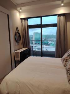 Menlyn Maine Trilogy 1417