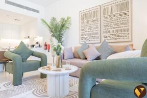 Vogue Madinat Jumeirah Living with Pool View and Balcony - brand new