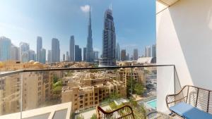 Kensington - 2BR Burj Royale 5 min Dubai Mall
