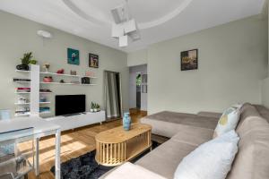 Plac Politechniki Deluxe Apartment by BookingHost