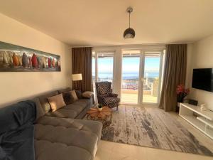 Luxus App RUBIN mit Traumblick Pool Balkon Lift