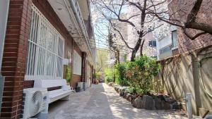 July & August, Hongdae, 3min to Hapjeong Stn, 7 Guests