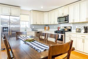 37 - 3BR Quincy - Cozy Townhouse near Adams Park