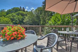 Appartements Spacious 4 Bedroom Apartment in Essert Romand : Appartement