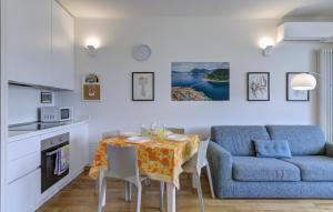 Awesome Apartment In Solto Collina Bg