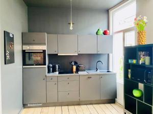 Brick 36 Antwerp - Contemporary Flat with Authentic Touch