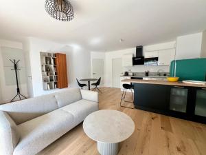 Appartements Chic apartment with beautiful terrace in La Rochelle : photos des chambres